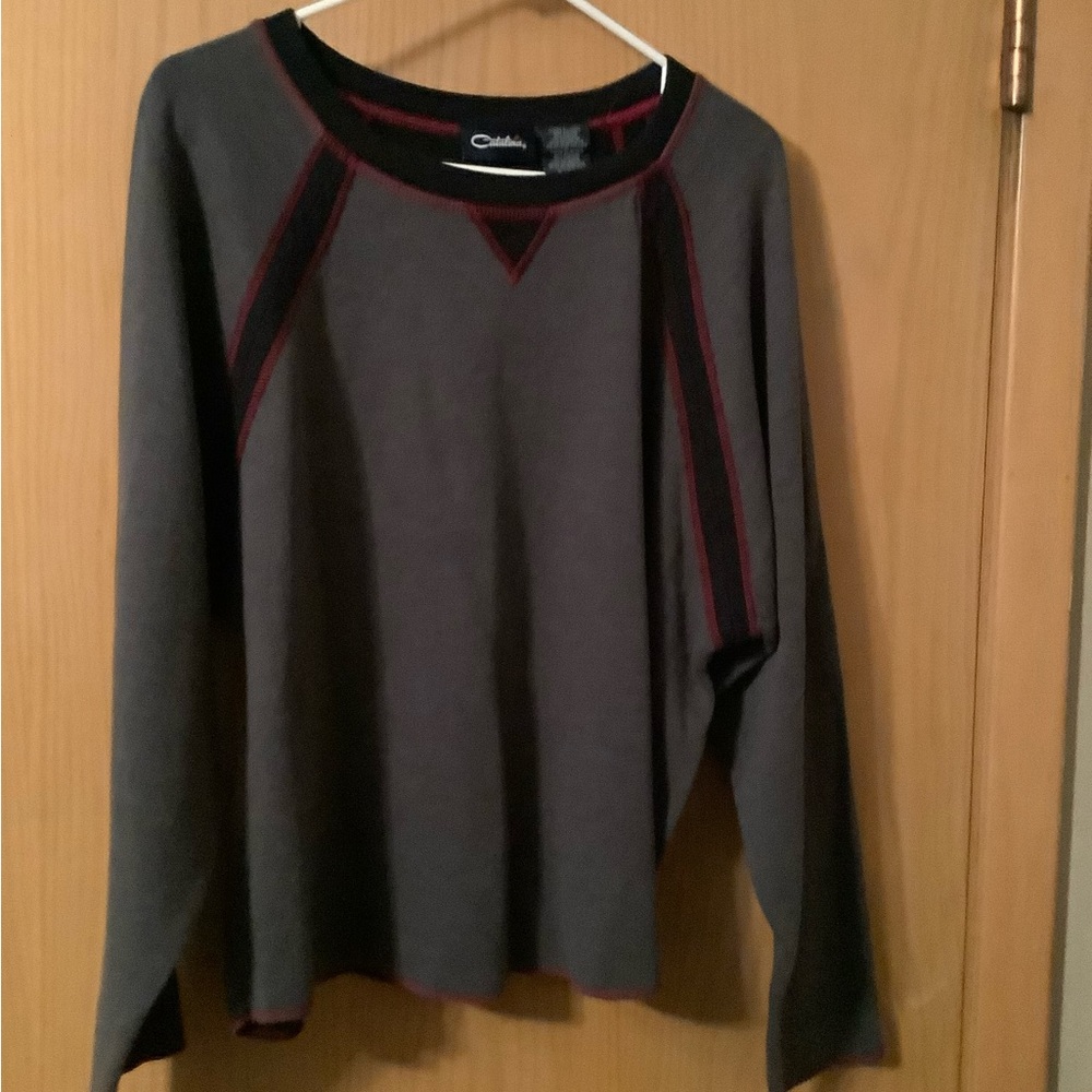 Womens really nice sweatshirt by Catalina. Size large